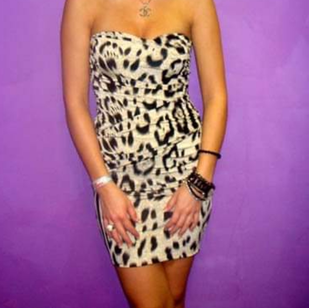 Leopard tight dress... so sexy for going out